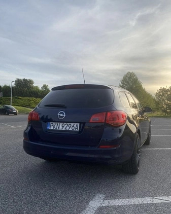 Opel Astra cena 18700 przebieg: 228175, rok produkcji 2011 z Tuchola małe 172